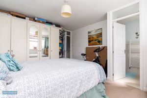 Bedroom- click for photo gallery